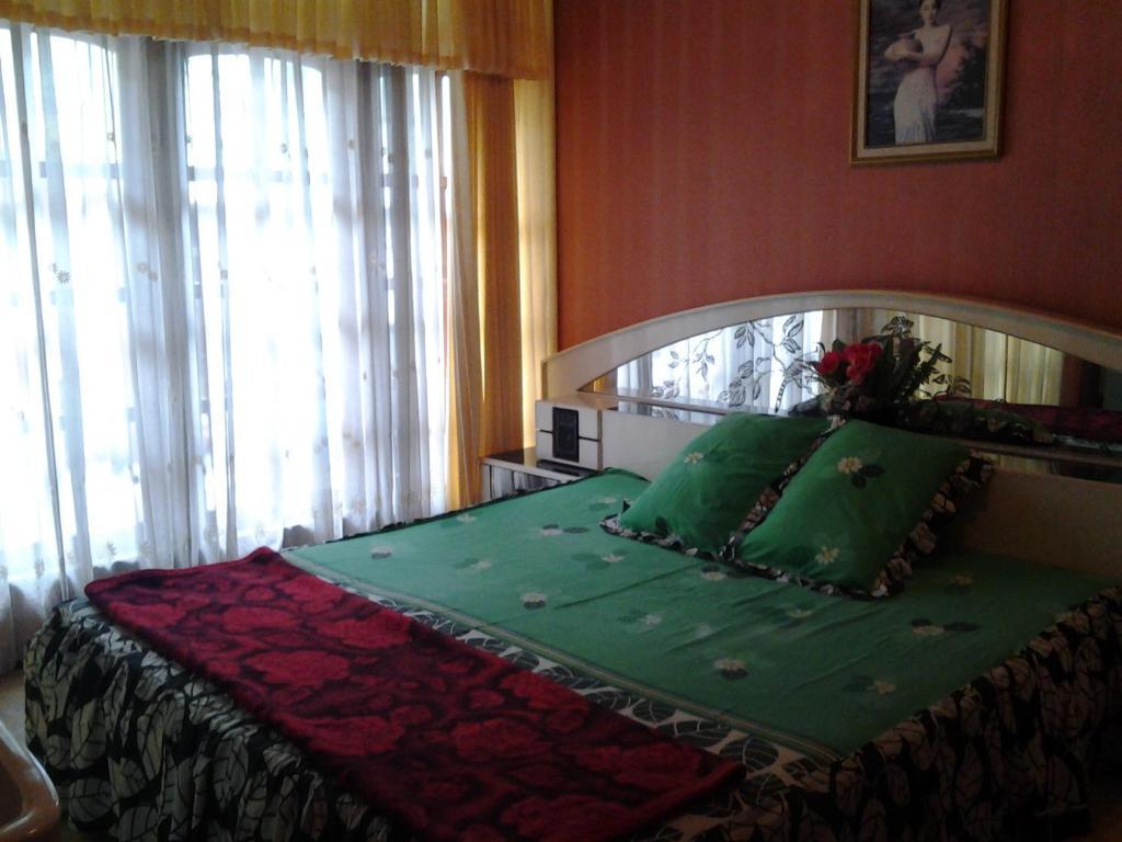 Villa And Resto Basanova Batu  Oda fotoğraf
