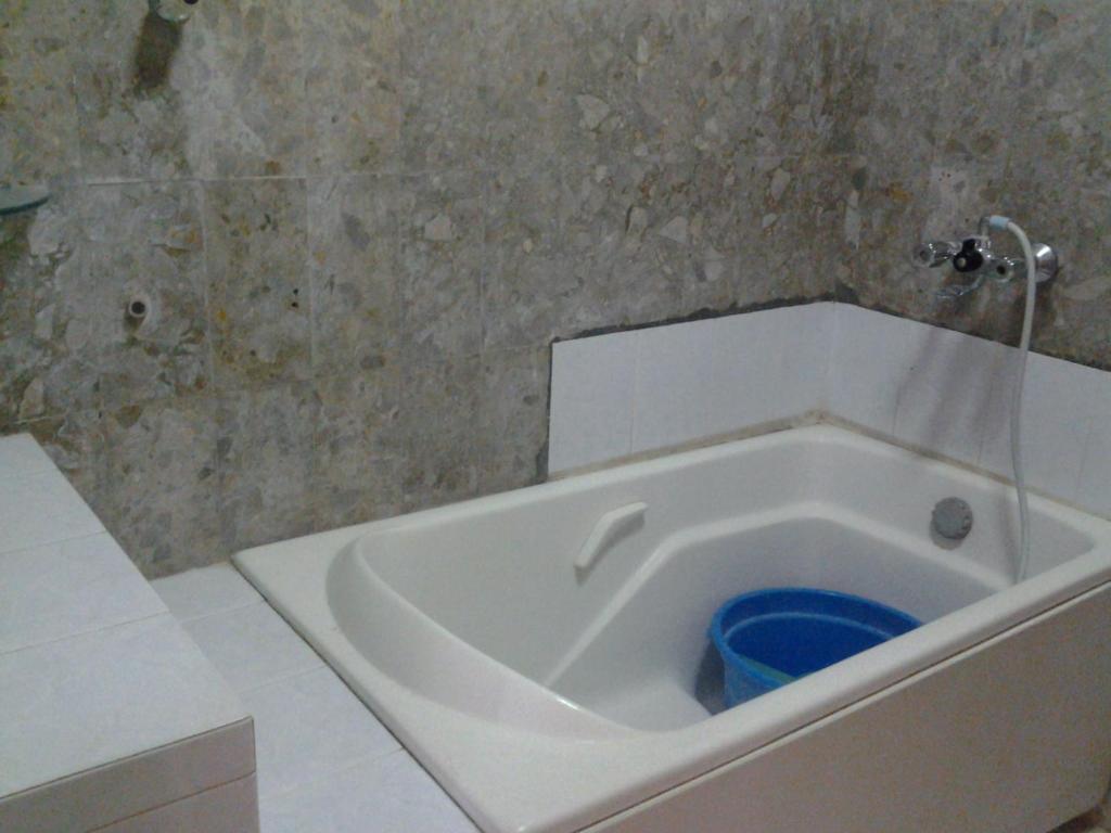 Villa And Resto Basanova Batu  Dış mekan fotoğraf