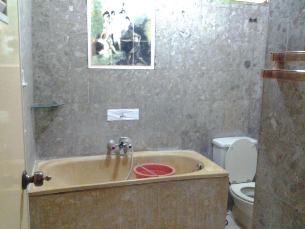 Villa And Resto Basanova Batu  Oda fotoğraf