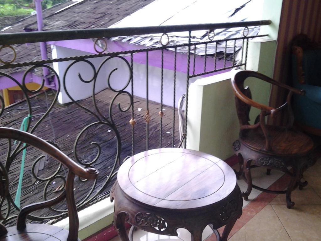 Villa And Resto Basanova Batu  Dış mekan fotoğraf