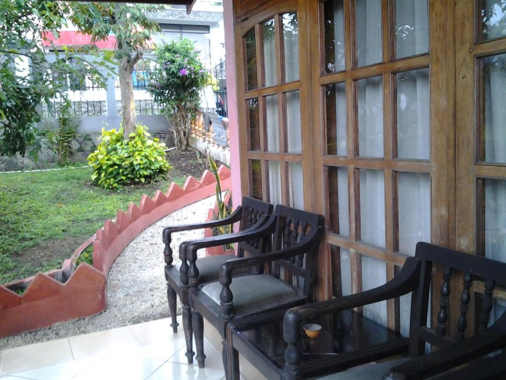 Villa And Resto Basanova Batu  Dış mekan fotoğraf