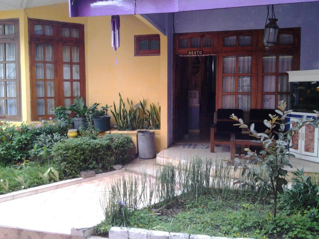 Villa And Resto Basanova Batu  Dış mekan fotoğraf